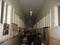 Le couloir des salles de classe de la 2ème compagnie